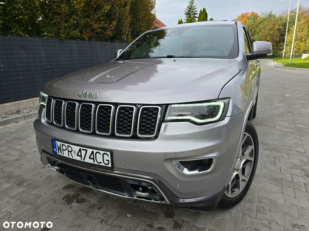 Jeep Grand Cherokee - 12