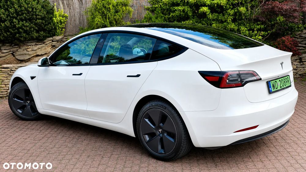 Tesla Model 3 - 5