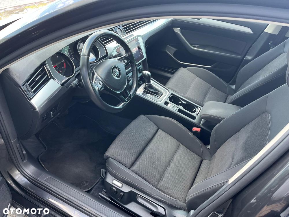 Volkswagen Passat 2.0 TDI SCR DSG Comfortline - 15