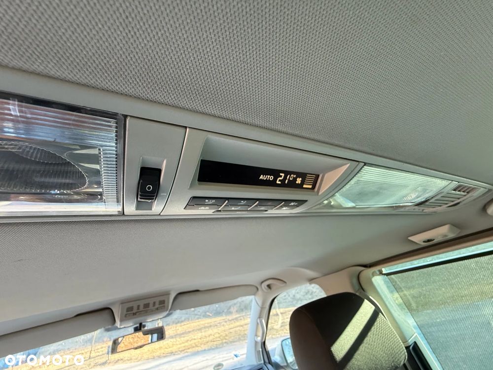 Volkswagen Multivan - 16