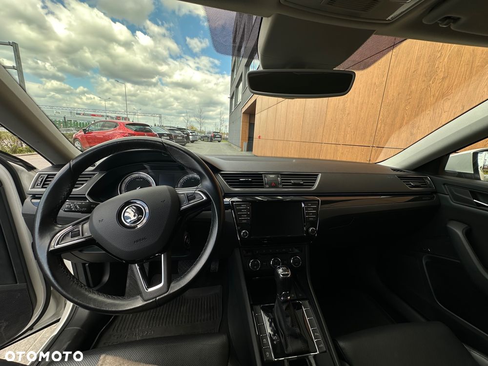 Skoda Superb 1.8 TSI L&K DSG - 9