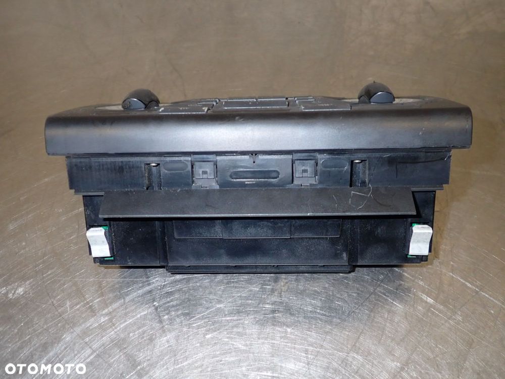 PANEL STEROWANIA NAWIEWU KLIMATYZACJI AUDI A3 8P 2.0 TDI BKD 8P0820043D - 2