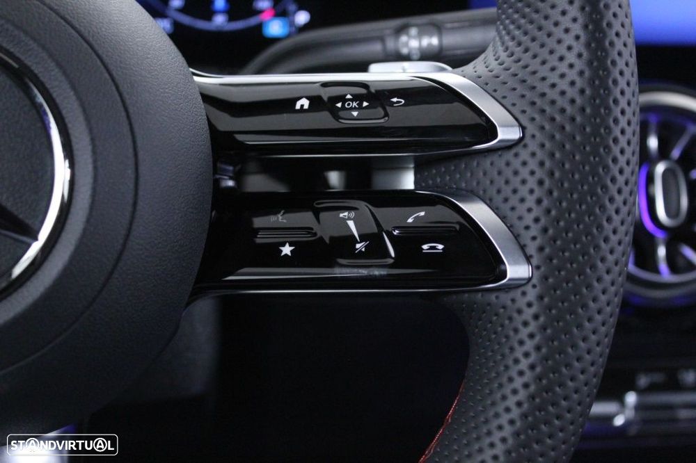 Mercedes-Benz GLA 180 d AMG Line - 24