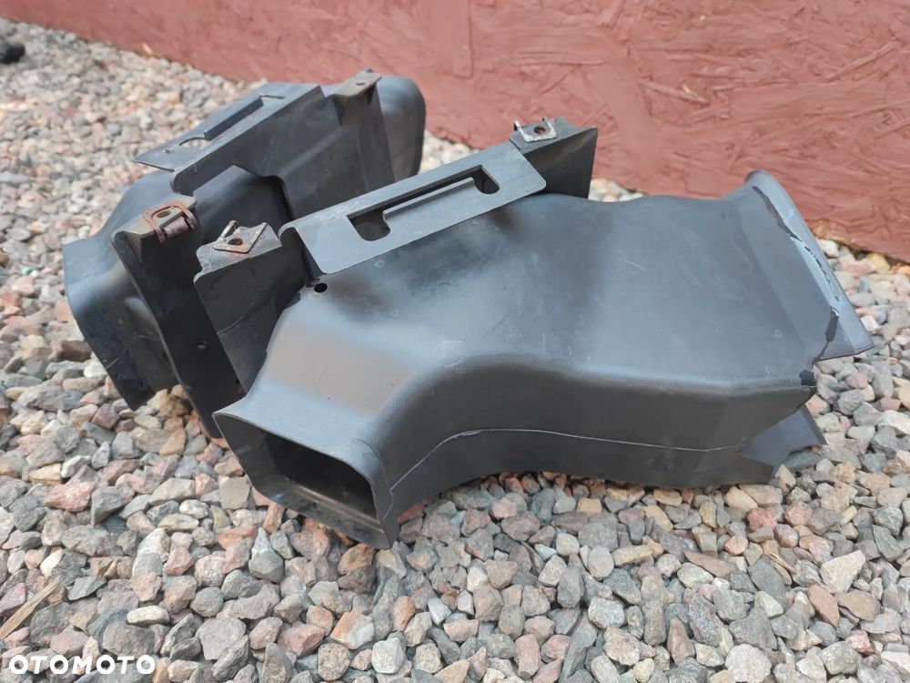 BMW E46 COUPE / CABRIO LIFT ORYGINALNY WLOT POWIETRZA DO CHŁODZENIA TARCZ HAMULCOWYCH POD ZDERZAK M-PAKIET LEWA / PRAWA O NR.  51 71 7 896 407 / 51 71 7 896 408	OEM W BARDZO DOBRYM STANIE - 6