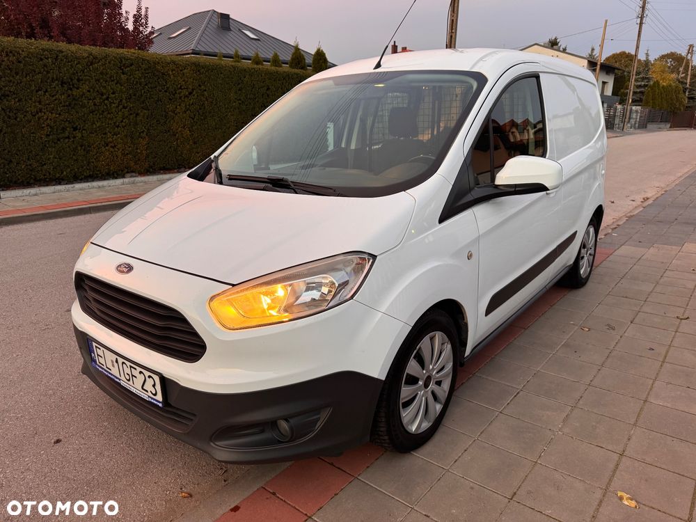 Ford Transit Courier - 12