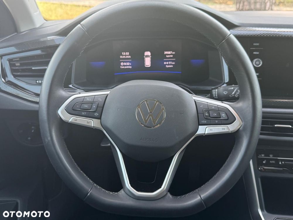Volkswagen Polo 1.0 MPI Life - 22
