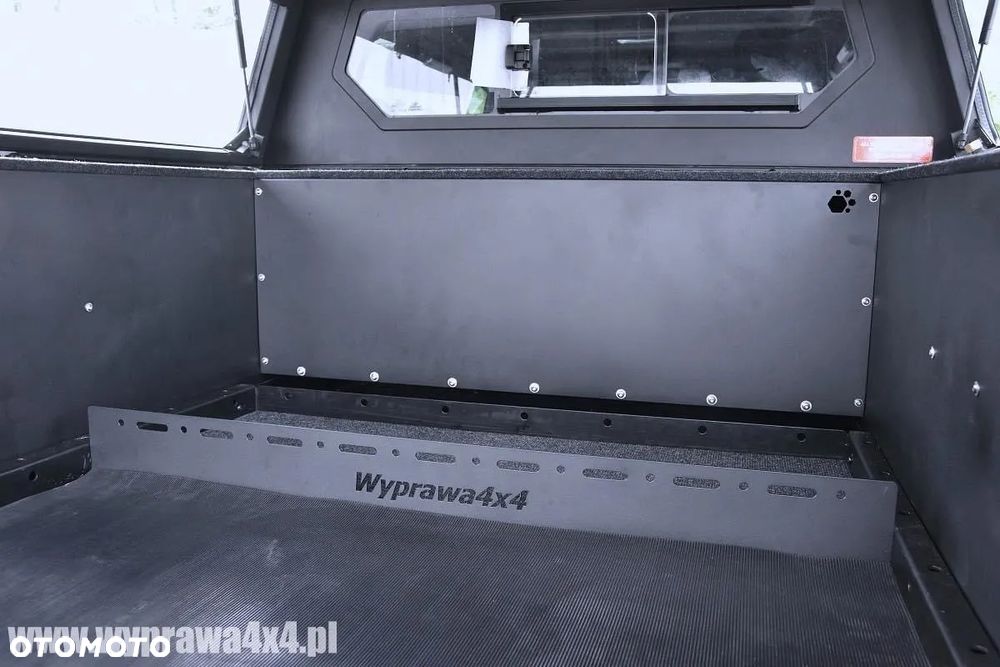 Toyota Hilux 2.8 D-4D Double Cab GR Sport 4x4 - 9