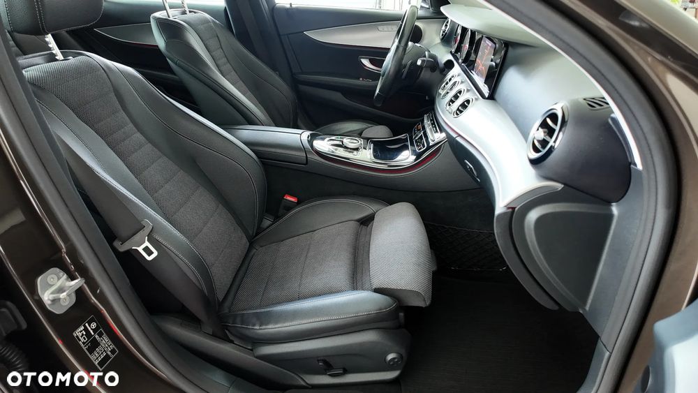 Mercedes-Benz Klasa E 200 T 9G-TRONIC Avantgarde - 24