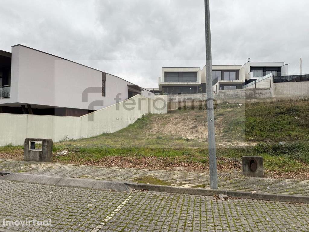 *** LOTE DE TERRENO PARA CONSTRUÇÃO; 

*** INSERIDA EM LOTEAMENTO... - Grande imagem: 2/2