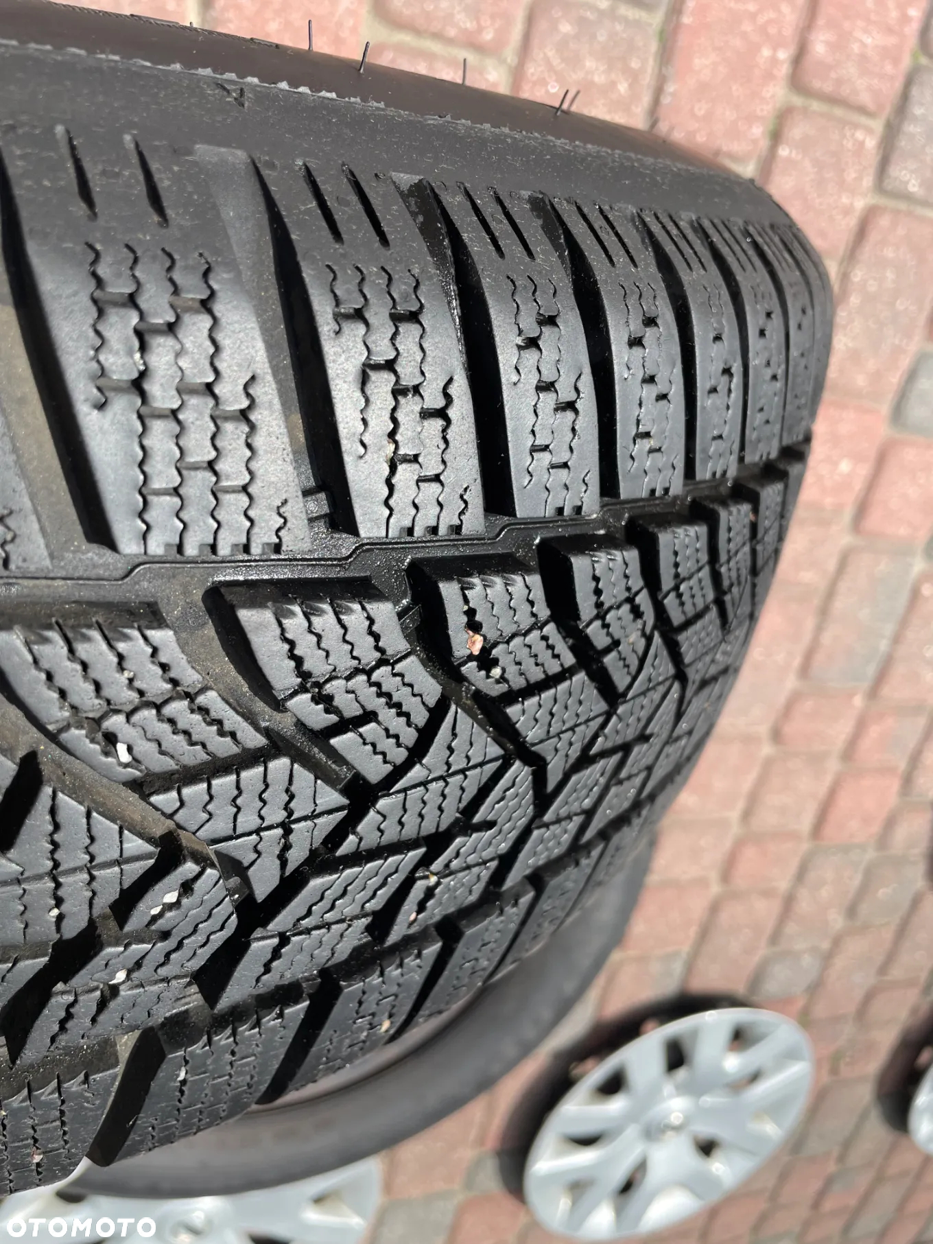 nissan qashqai renault kadjar x-trail felgi 16 zima + kołpaki 2024 rok 5x114,3 215/65/16  dunlop - 8