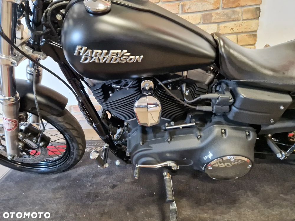 Harley-Davidson Dyna Street Bob - 17