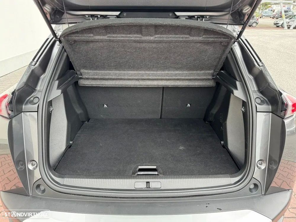 Peugeot 2008 1.5 BlueHDi Allure EAT8 - 33