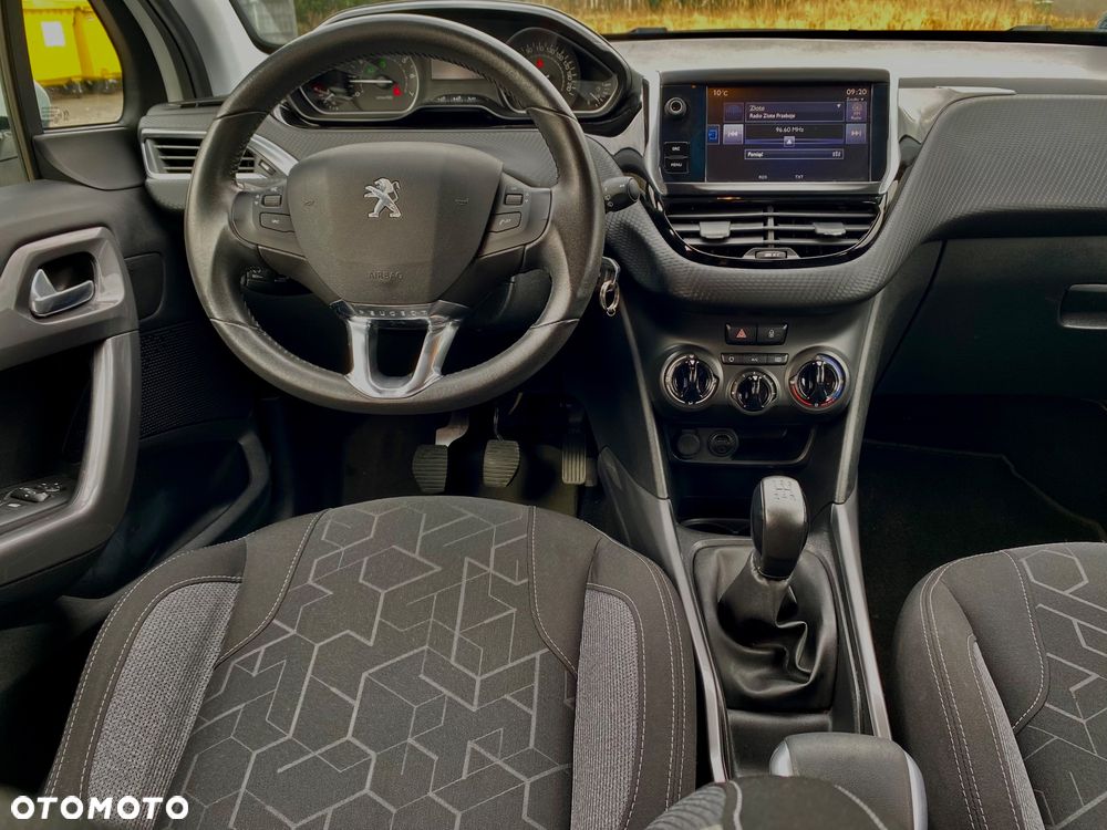 Peugeot 2008 1.2 Pure Tech Active - 28