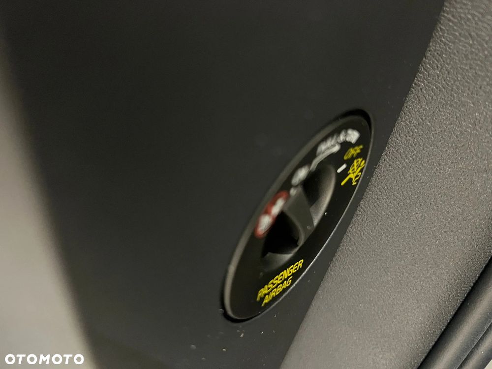 Volvo XC 40 B4 B AWD DKG RDesign - 33