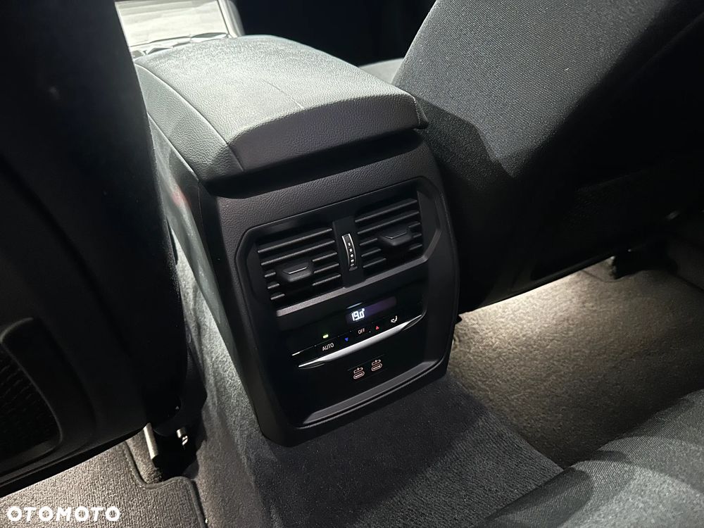 BMW Seria 3 320d mHEV - 18