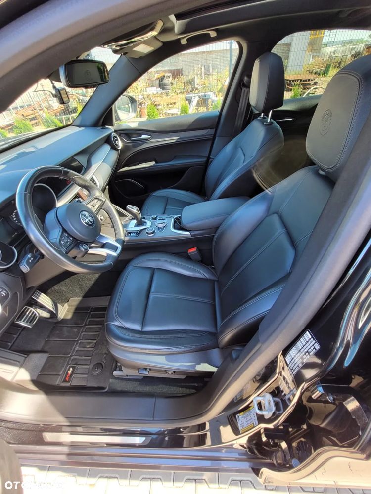 Alfa Romeo Stelvio 2.0 Turbo 16V AT8-Q4 Ti - 10