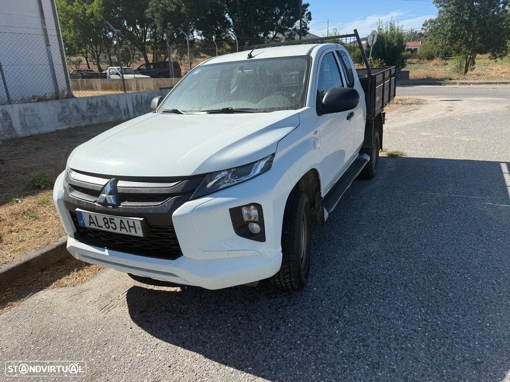 Mitsubishi L200 2.3 DI-D 4X4 SPACE CAB INVITE STRAKAR LOOK