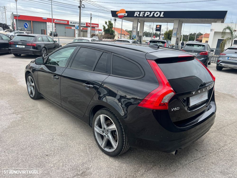 Volvo V60 1.6 D2 Drive Summum Start/Stop - 3