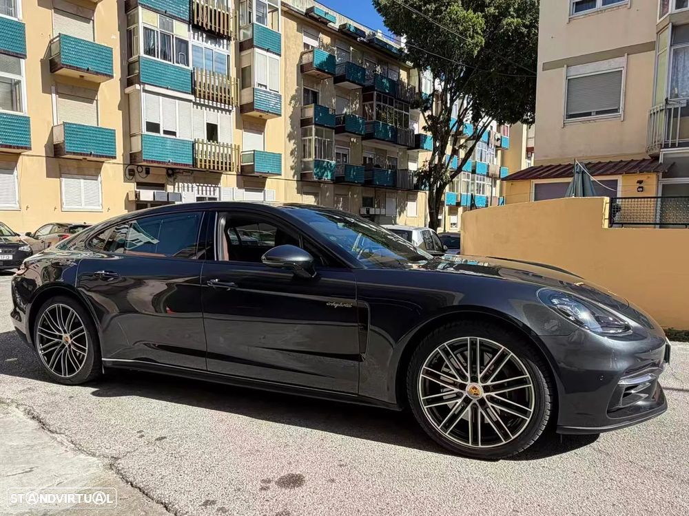 Porsche Panamera 4 E-Hybrid Platinum Edition - 2