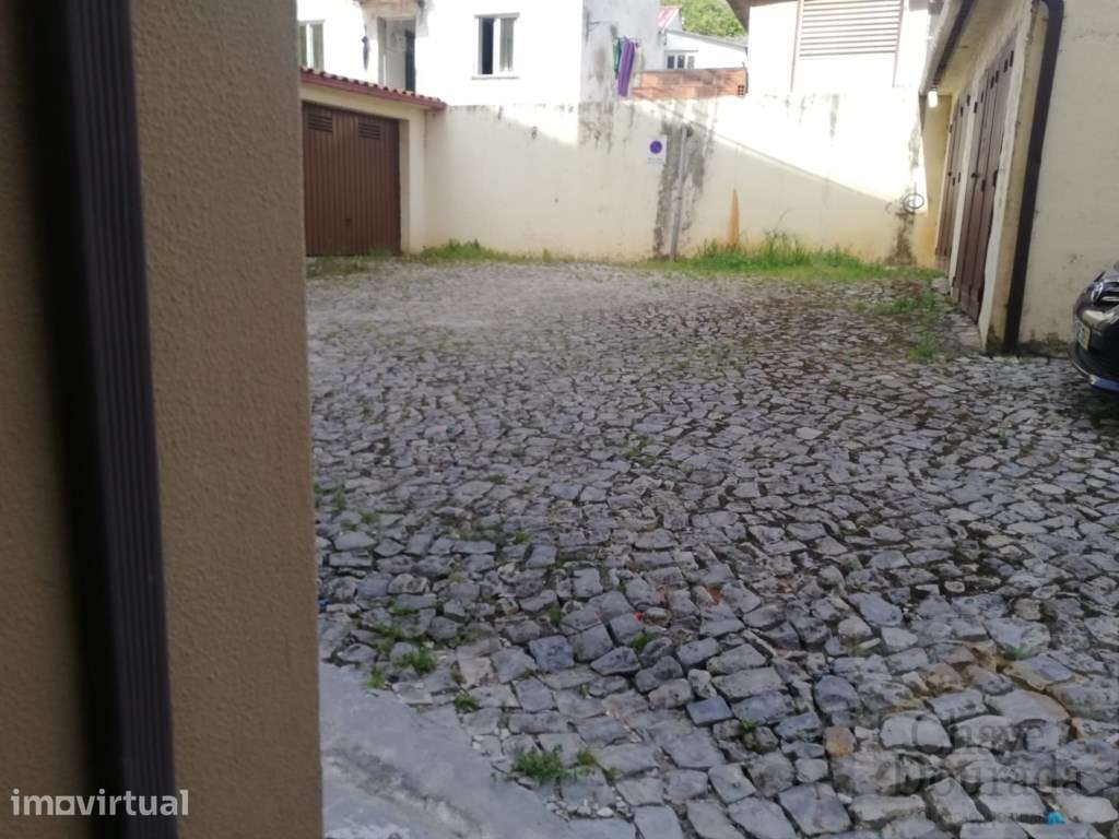Garagem na Fernando Namora - Grande imagem: 4/4