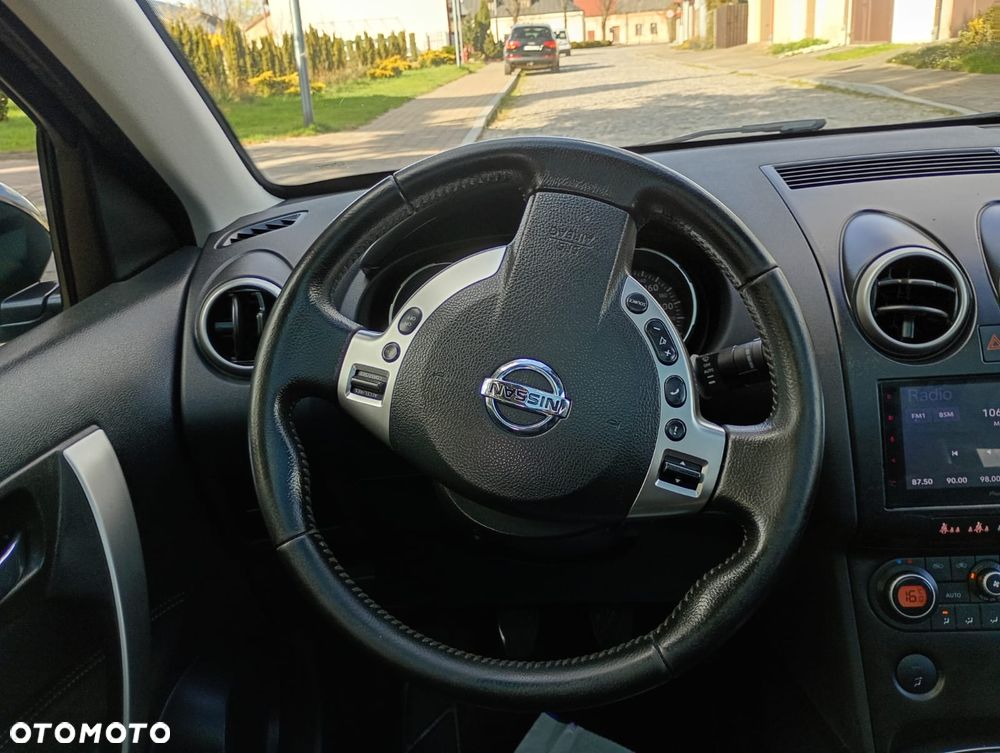 Nissan Qashqai 2.0 dCi 4 x 4 DPF tekna - 30