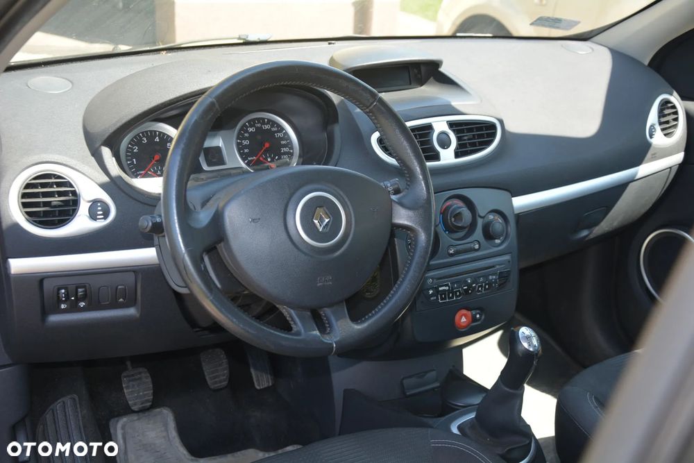 Renault Clio - 9