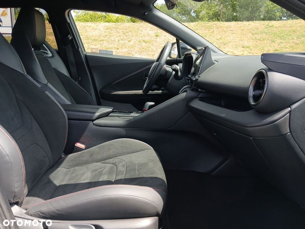 Toyota C-HR - 9