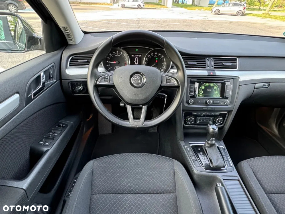 Skoda Superb Combi 2.0 TDI DSG Elegance - 8