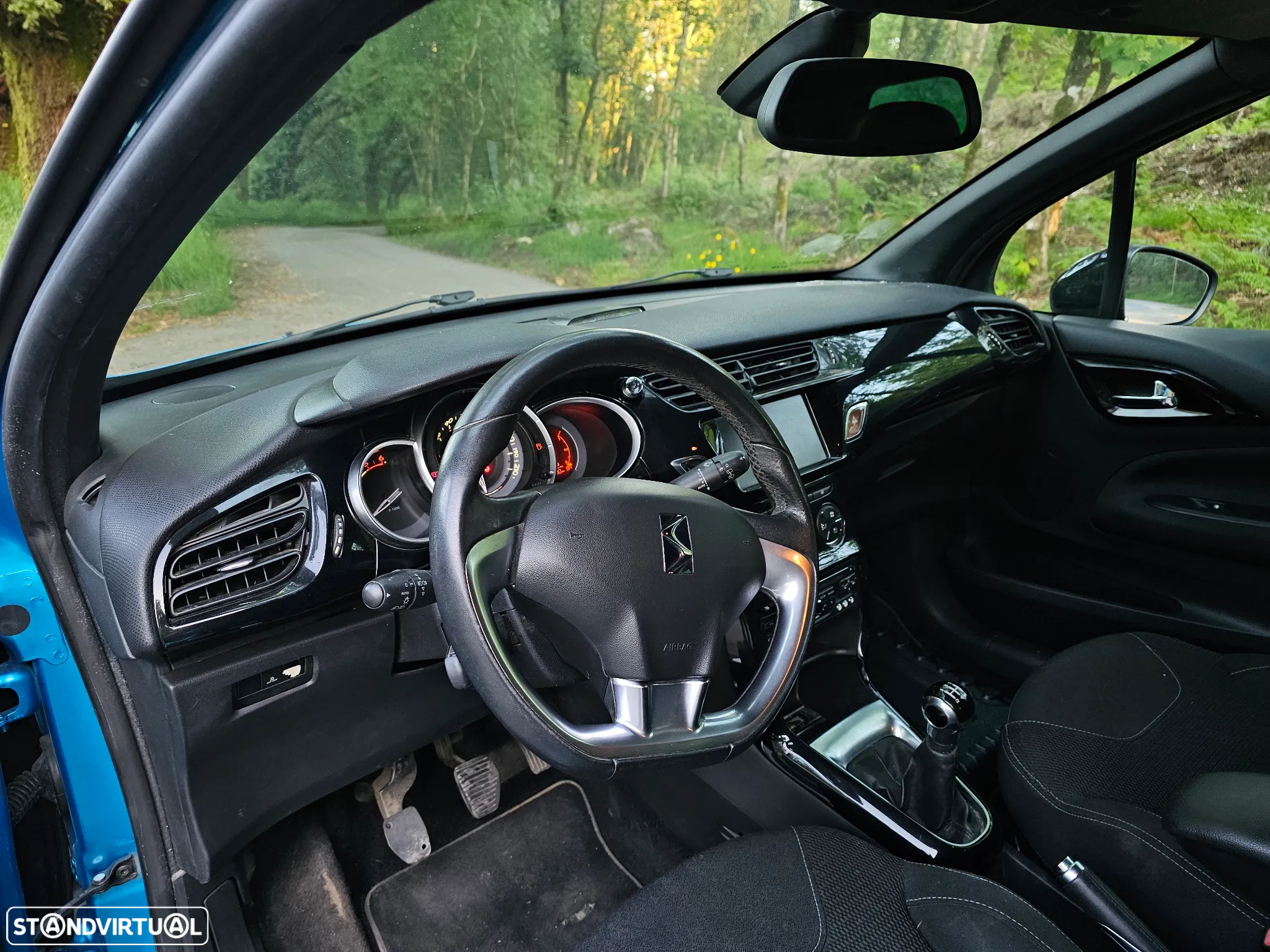 Citroën DS3 1.6 HDi Airdream So Chic - 11