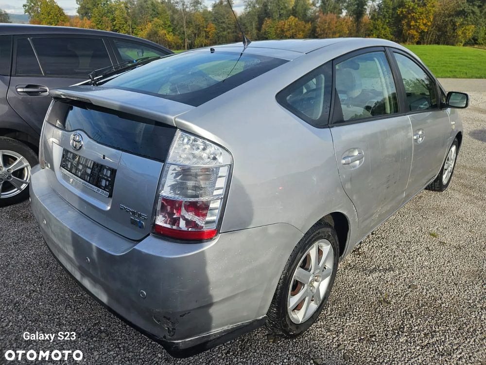 Toyota Prius 1.5 VVT-i Sol - 4