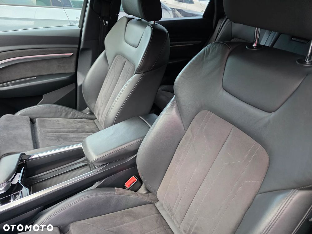 Audi e-tron 55 quattro - 9