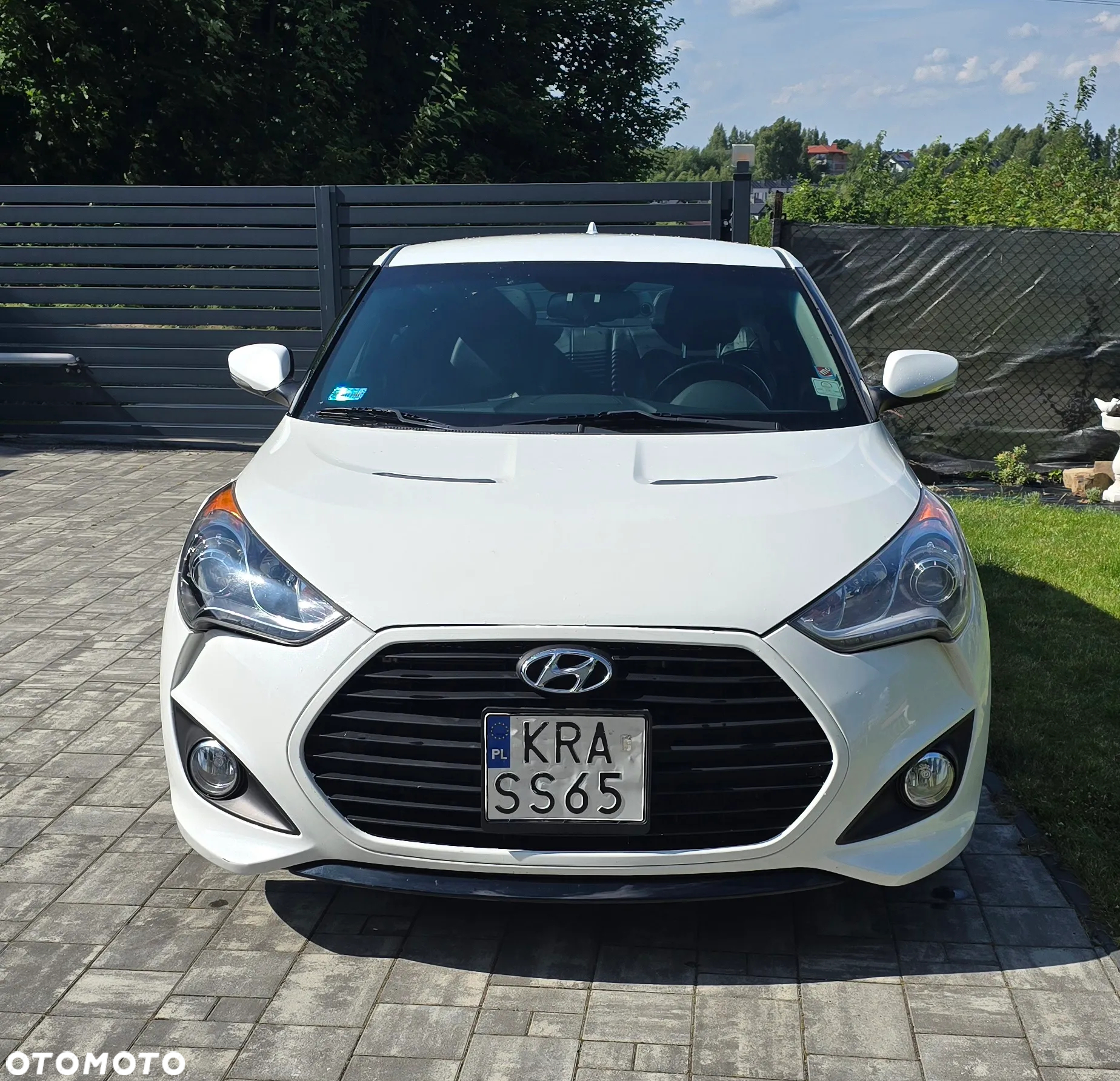 Hyundai Veloster - 3