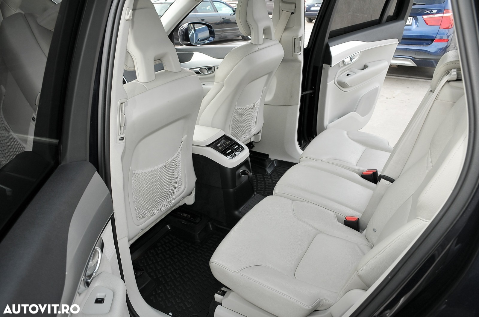 Volvo XC 90 - 11