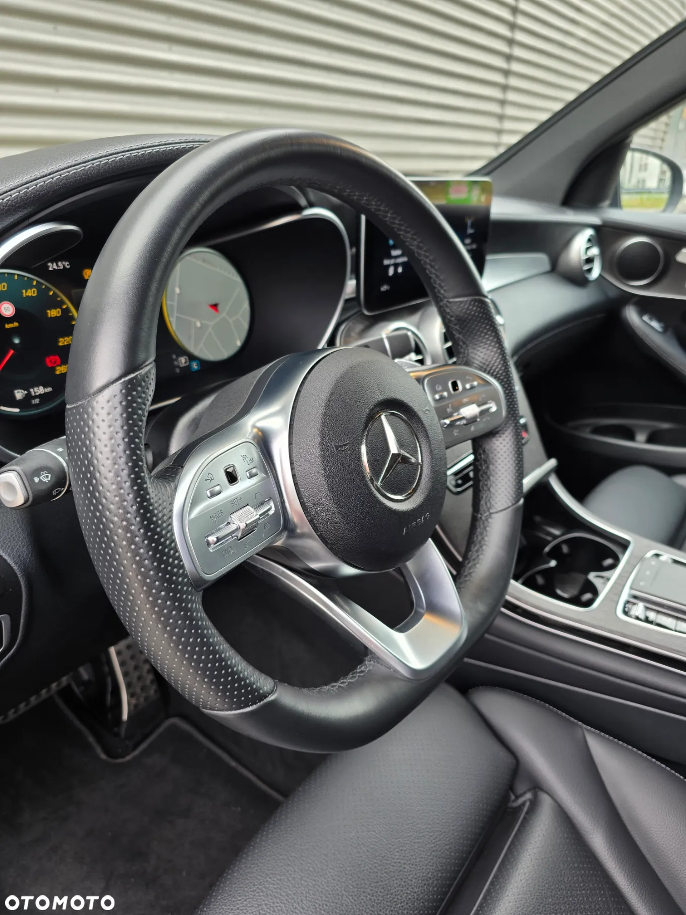 Mercedes-Benz GLC 300 d 4Matic 9G-TRONIC AMG Line - 18