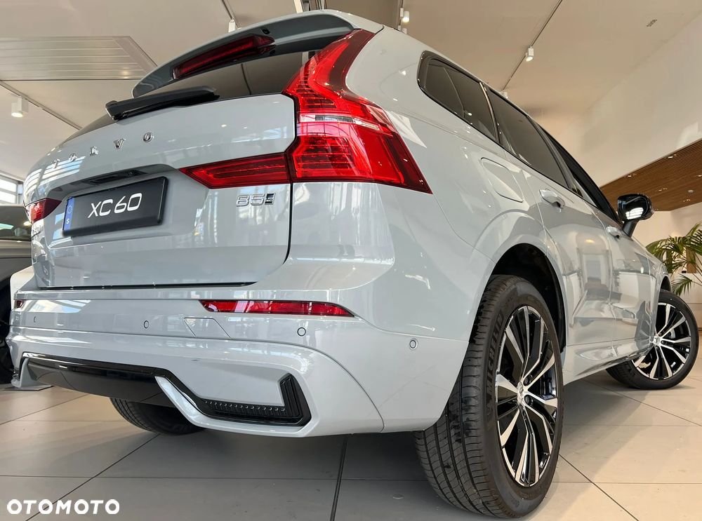 Volvo XC 60 B5 B AWD Plus Dark - 35