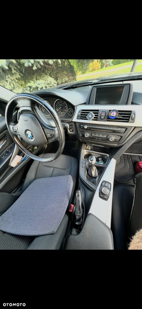 BMW Seria 3 320d - 4