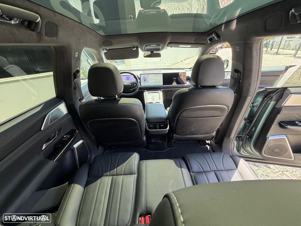 Xpeng G9 93.1 kWh AWD Performance+Premium Seat & Audio Pack - 10