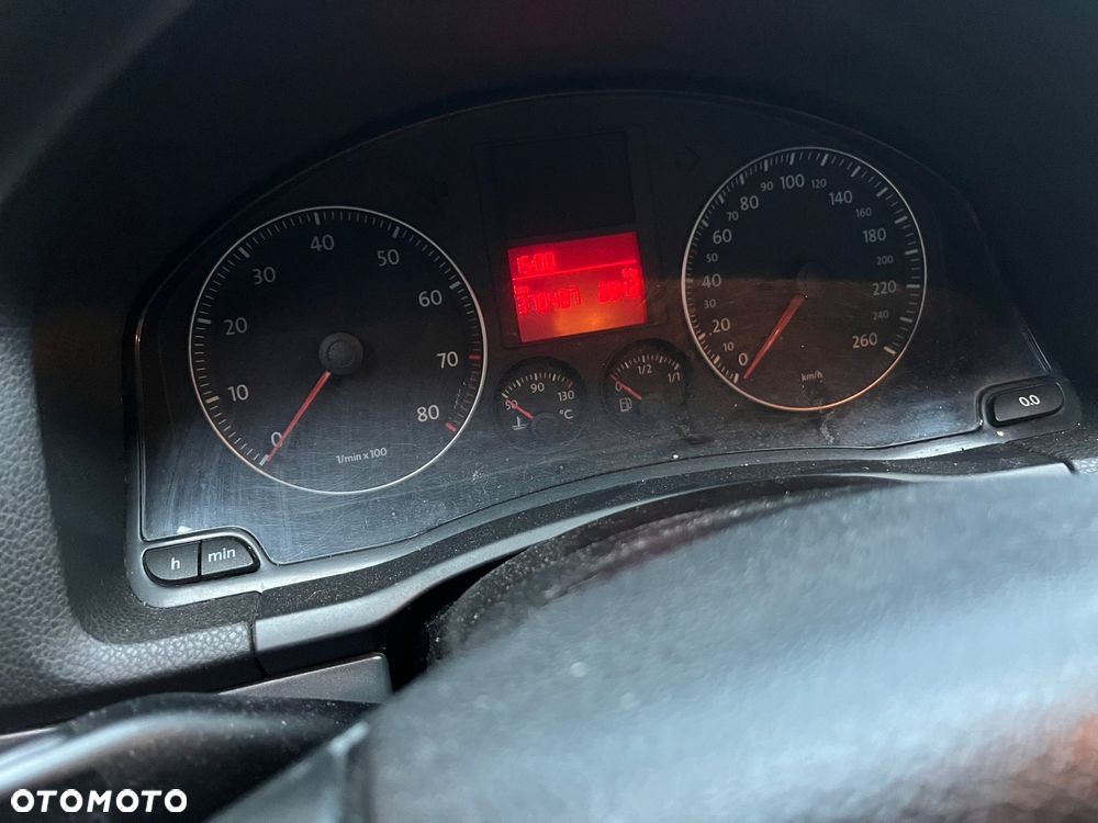 Volkswagen Jetta 1.6 FSI Comfortline - 5