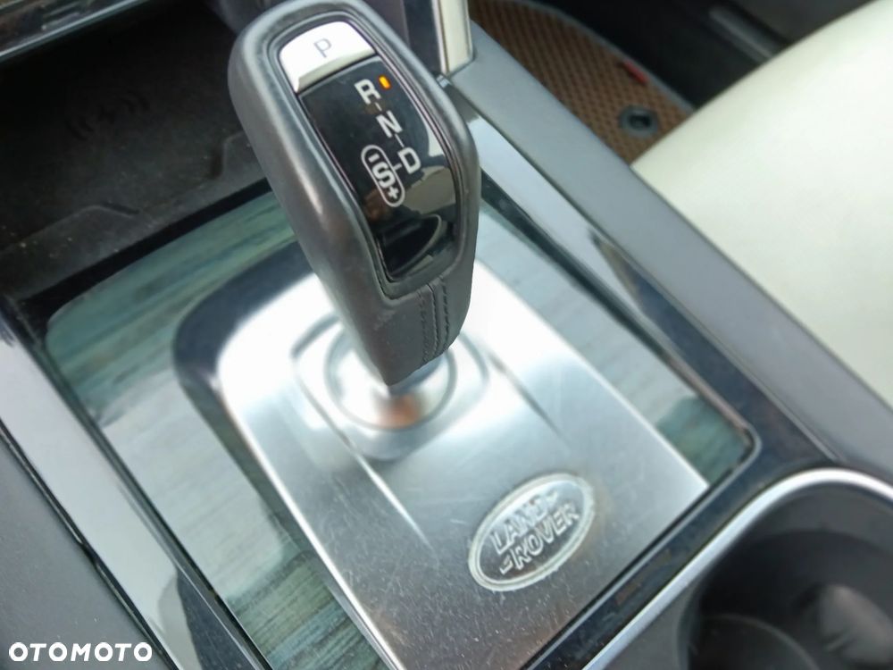 Land Rover Discovery Sport P300e R-Dynamic - 30