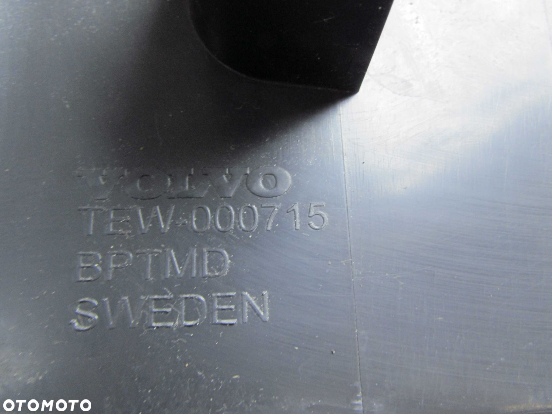 VOLVO  V70 III XC70 06-16 LISTWA OSLONA KLAPY BAGAZNIKA TYL TAPICERKA - 7
