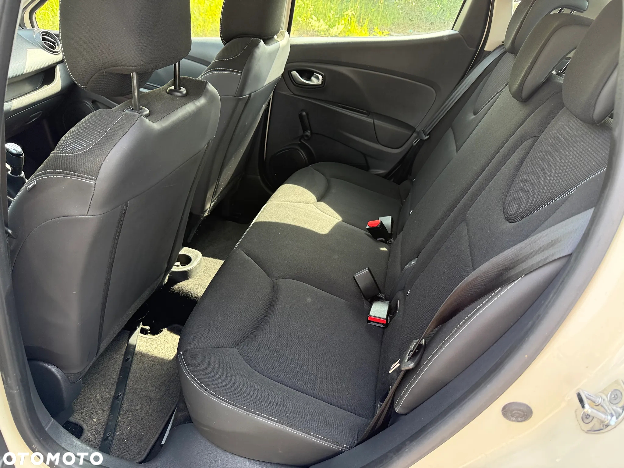 Renault Clio 1.2 16V 75 Life - 8