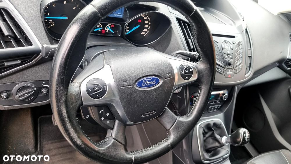 Ford Kuga 2.0 TDCi 2x4 Titanium - 22