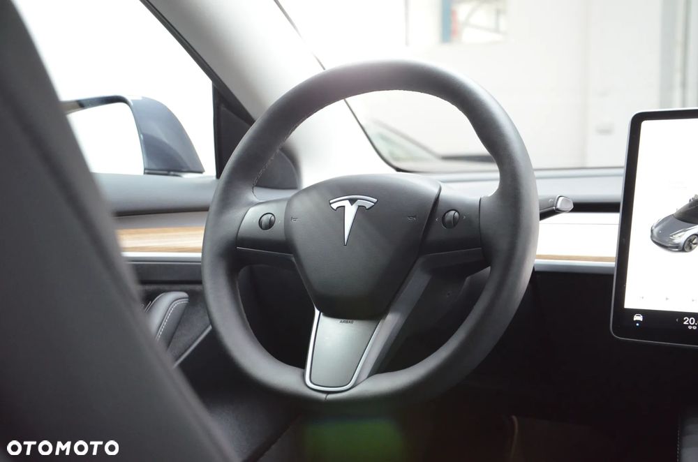 Tesla Model 3 Langstreckenbatterie Allradantrieb Dual Motor - 16