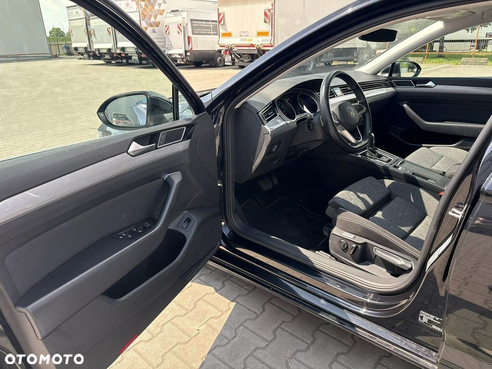 Volkswagen Passat - 10