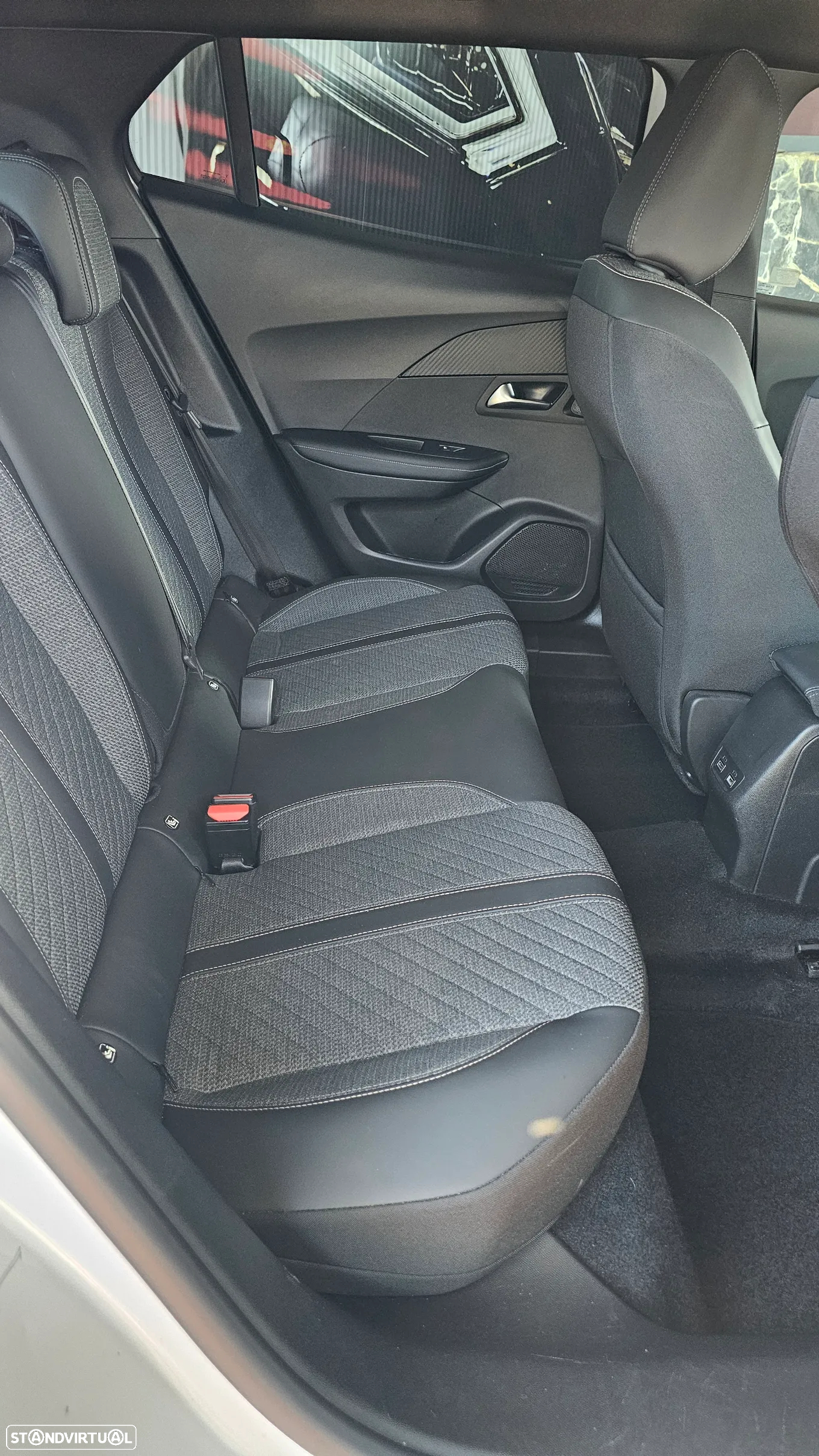 Peugeot 2008 1.2 PureTech Allure EAT8 - 18