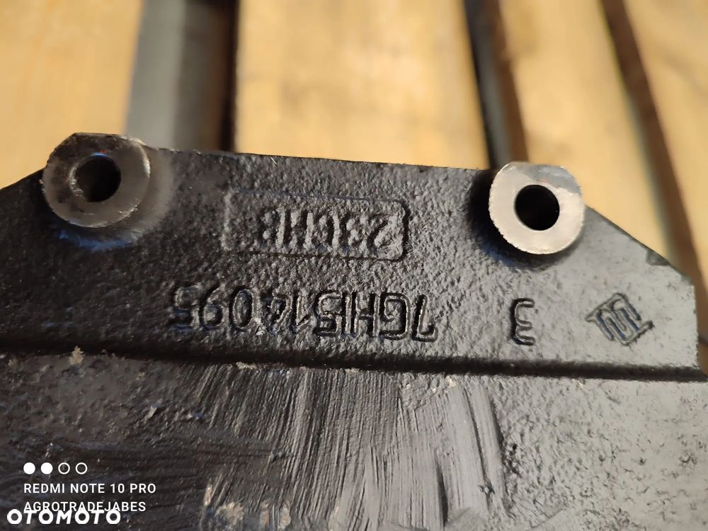 Rozdzielacz  7GHI514095  AMMANN Manitou MLT 627 - 11