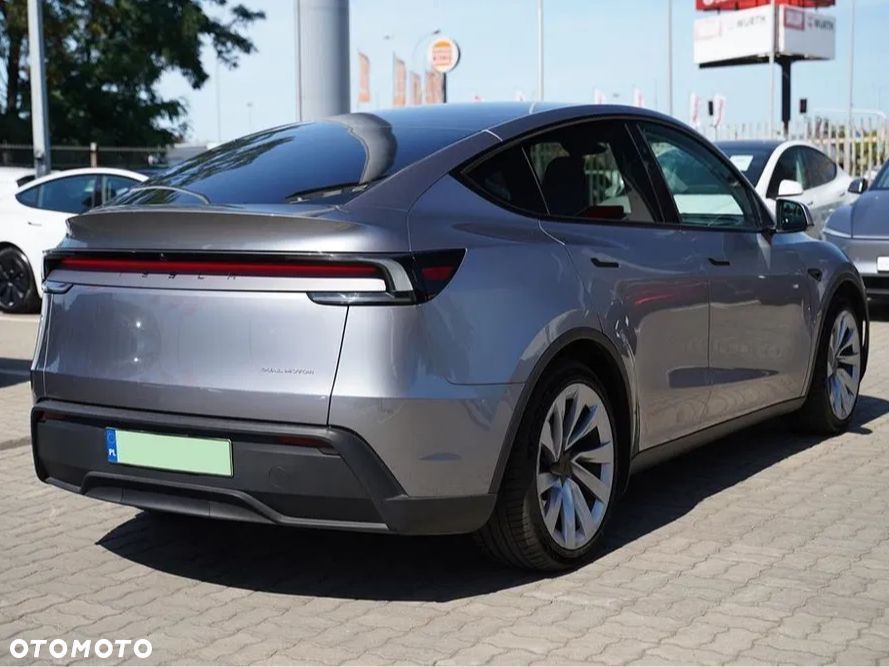 Tesla Model Y 79kWh Long Range Premium AWD - 5