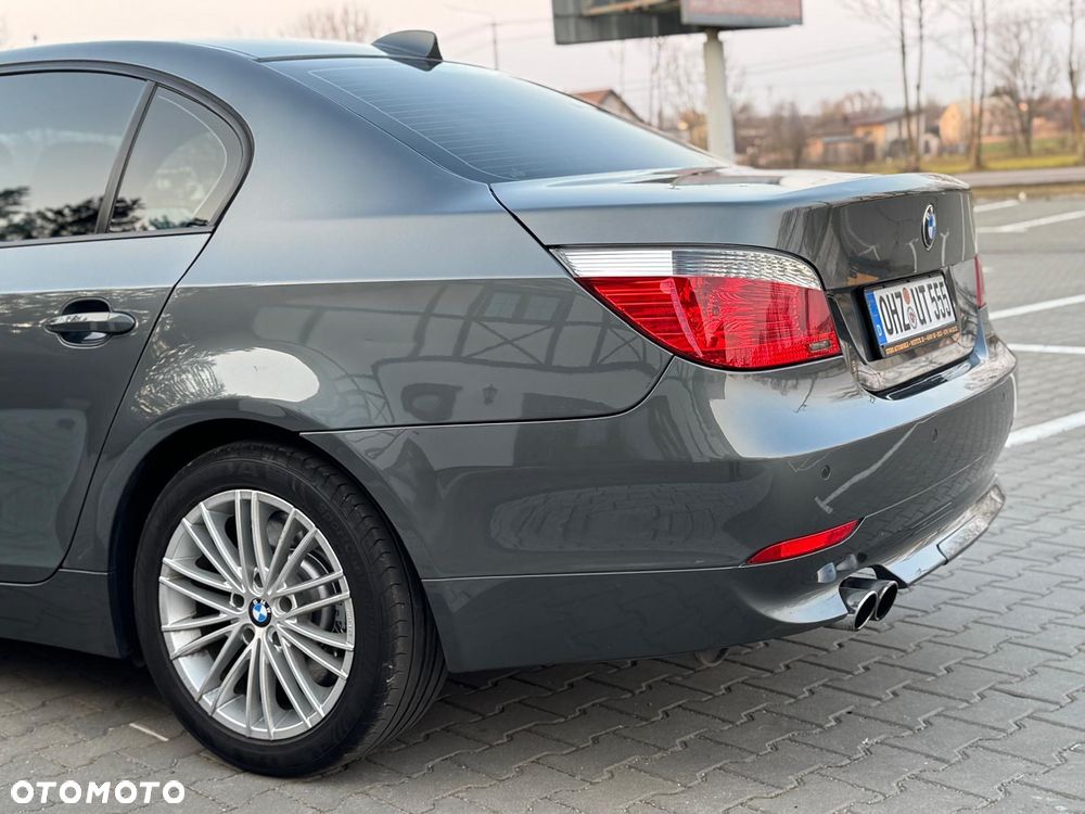BMW Seria 5 545i - 24