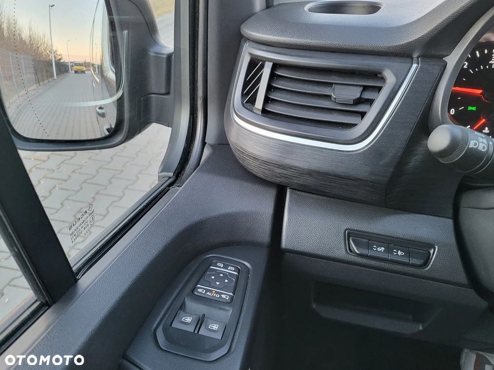 Renault Trafic - 19