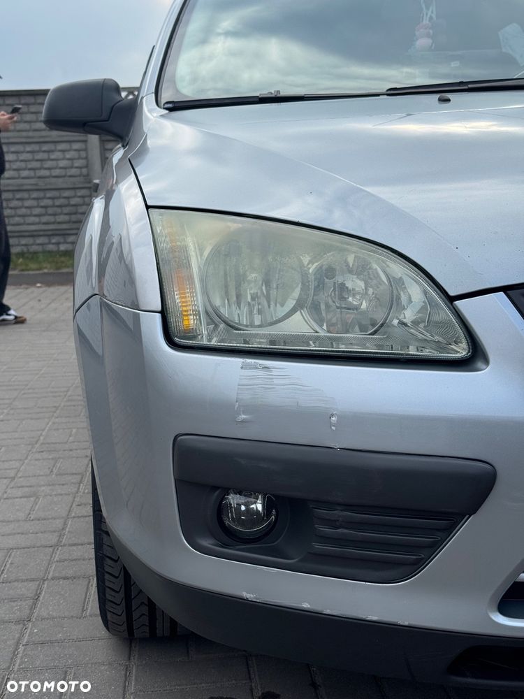 Ford Focus 1.6 TDCi DPF Ambiente - 4